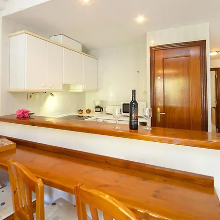 Zeus-5 By Interhome كاليبي